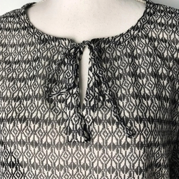 Old Navy • Black White Pattern Sheer Blouse - Picture 2 of 3